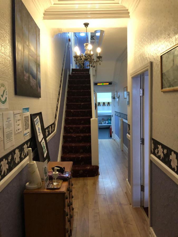 Ultimate Family Guest House Blackpool Ngoại thất bức ảnh
