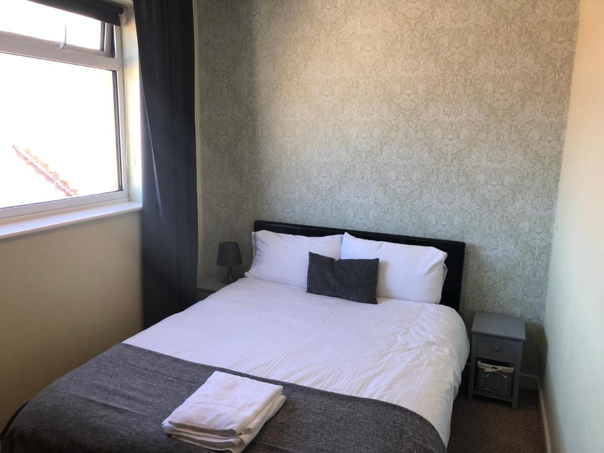 Ultimate Family Guest House Blackpool Ngoại thất bức ảnh
