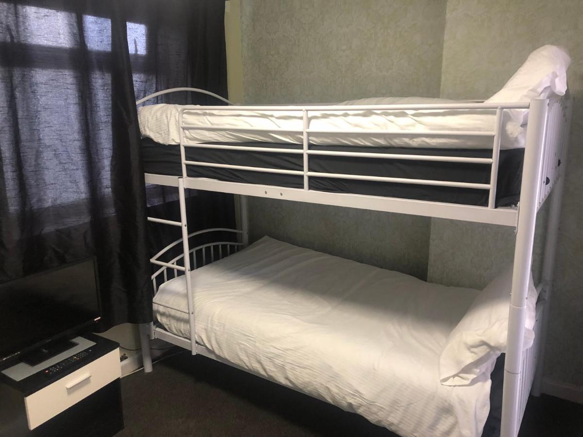 Ultimate Family Guest House Blackpool Ngoại thất bức ảnh